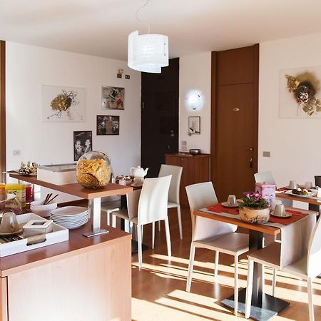 I Salici Bed and Breakfast Basiglio Eksteriør billede